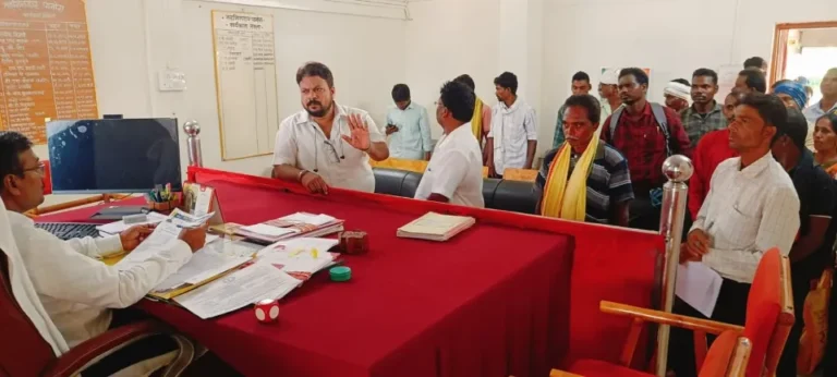 धानोरा तालुक्यातील भूमिहीन शेतकऱ्यांना तात्काळ वनहक्क पट्टे द्या; बहुजन रिपब्लिकन सोशालिस्ट पार्टीचे तहसीलदारांना निवेदन
